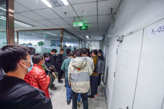 租房、整容、上课都分期：动辄贷款，谁来买单？